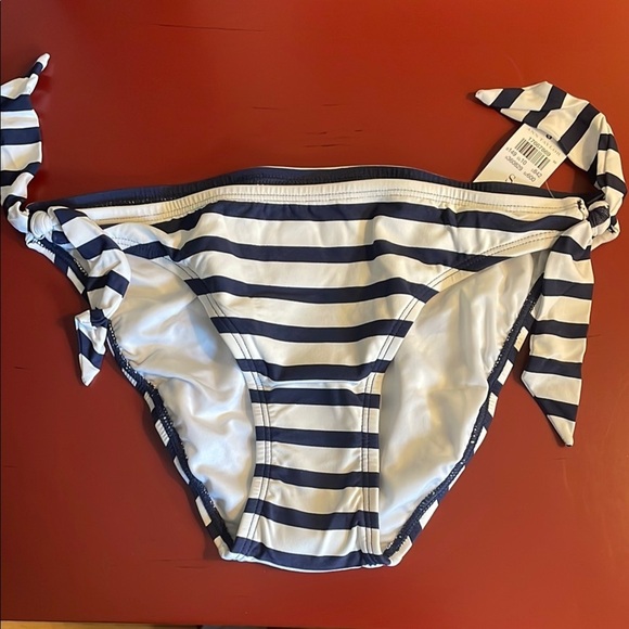 ☀️🕶️ Ann Taylor Blue and White Bikini Swimwear☀️🕶️ - Picture 6 of 15